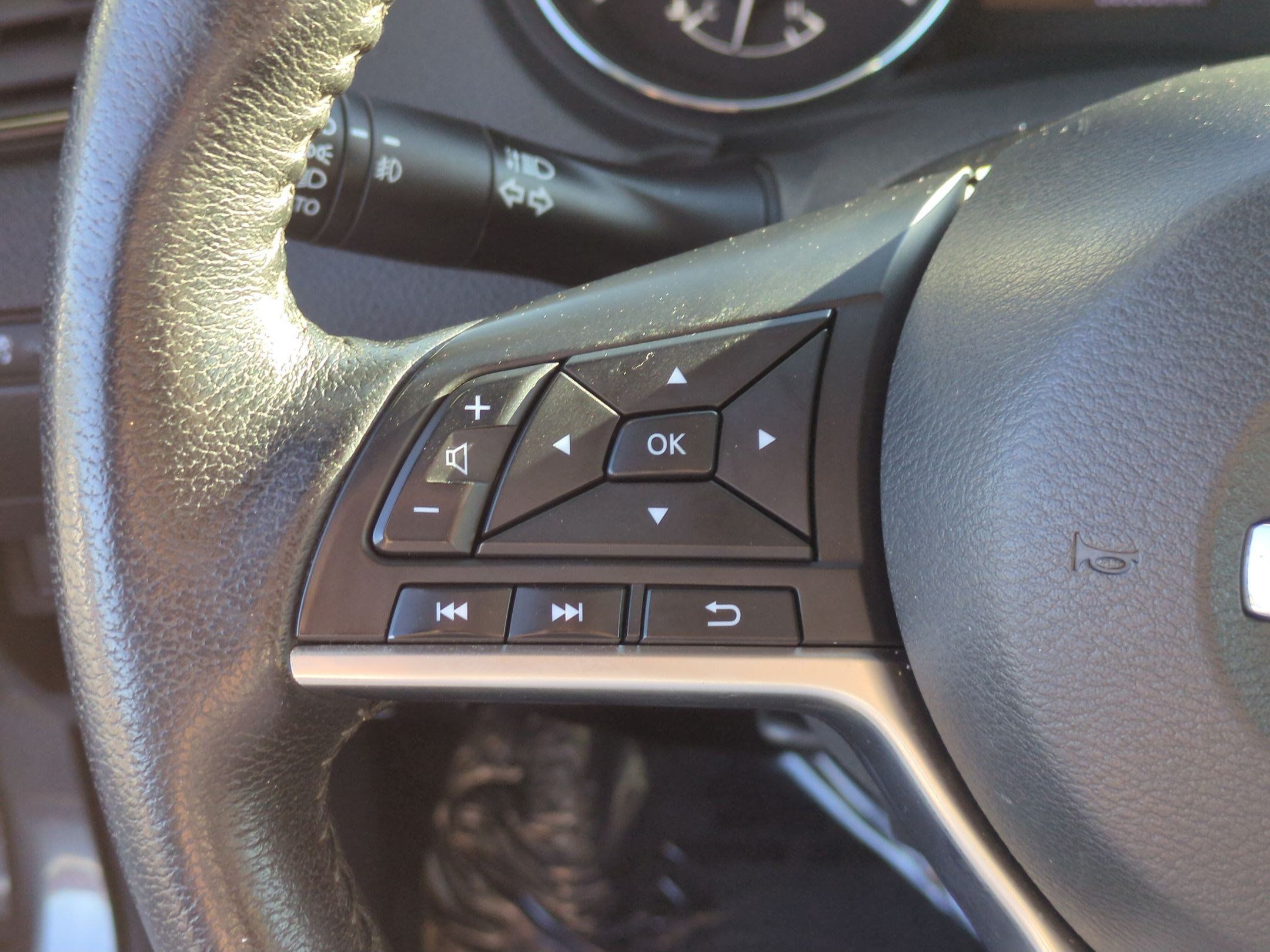 Used 2020 Nissan Rogue SL FWD image 18