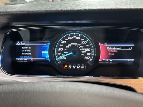 Used 2016 Ford Taurus SEL w/ Equipment Group 201A FWD image 14