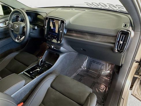 Certified 2024 Volvo XC40 Recharge Plus w/ Protection Package Premier image 30