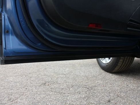 Used 2019 Volkswagen Tiguan SE image 45