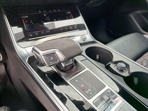 Used 2022 Audi RS 7 Sportback AWD/4WD image 17