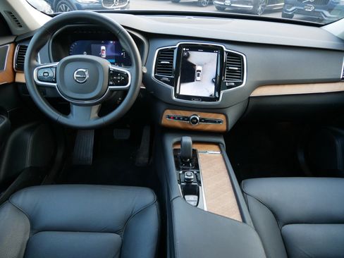 Used 2025 Volvo XC90 T8 Plus w/ Protection Package Premier AWD/4WD image 13