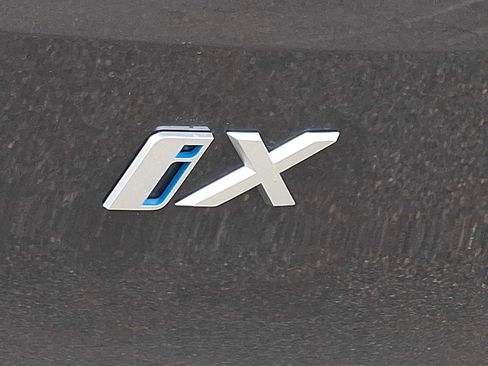Used 2025 BMW iX xDrive50 w/ Premium Package image 30