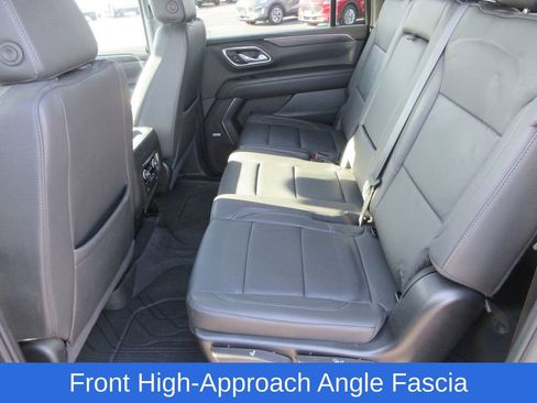 Certified 2024 Chevrolet Suburban Z71 w/ Luxury Package AWD/4WD image 15