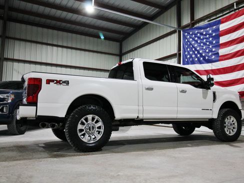 Used 2022 Ford F250 Limited AWD/4WD image 12