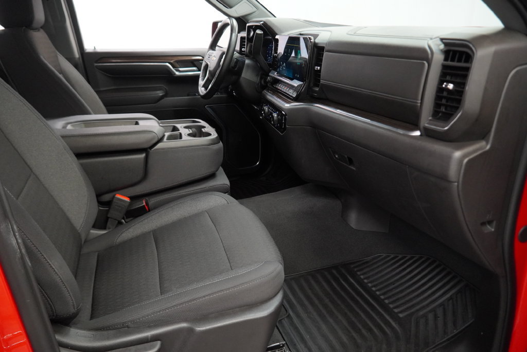 Used 2024 Chevrolet Silverado 1500 LT AWD/4WD image 38