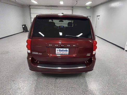 Used 2019 Dodge Grand Caravan GT image 4