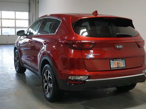 Used 2021 Kia Sportage LX image 3