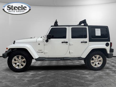 Used 2018 Jeep Wrangler Unlimited Sahara w/ Connectivity Group image 2