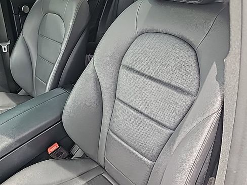 Used 2021 Mercedes-Benz GLC 300 4MATIC image 7