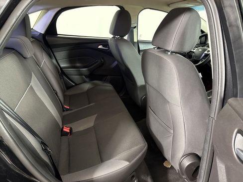 Used 2014 Ford Focus SE FWD image 16
