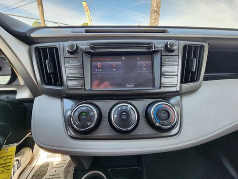 Used 2014 Toyota RAV4 LE image 13