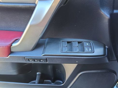 Used 2023 Lexus GX 460 Premium w/ Premium Package image 32