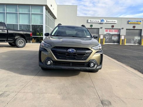 Used 2024 Subaru Outback Premium image 3
