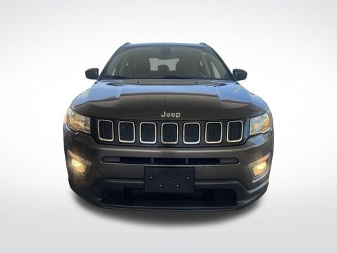 Used 2018 Jeep Compass Latitude w/ Cold Weather Group AWD/4WD image 2