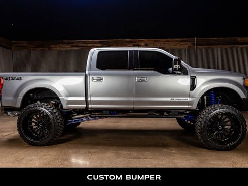 Used 2022 Ford F250 Lariat w/ Black Appearance Package image 10