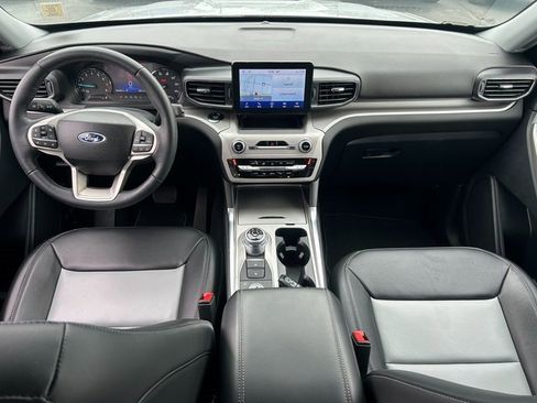 Used 2024 Ford Explorer XLT w/ Equipment Group 202A image 29