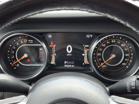 Used 2019 Jeep Wrangler Unlimited Sahara AWD/4WD image 22