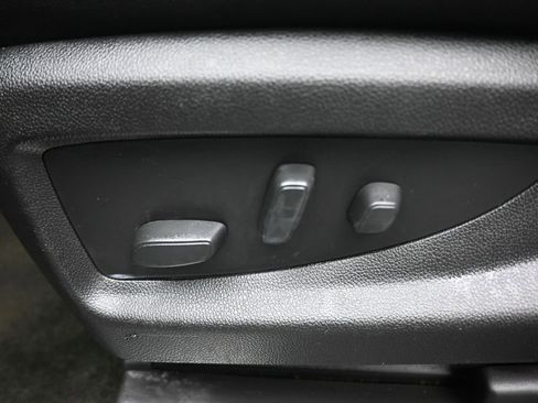 Used 2018 Chevrolet Suburban LT AWD/4WD image 13