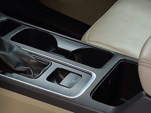 Used 2018 Ford Escape SEL image 26