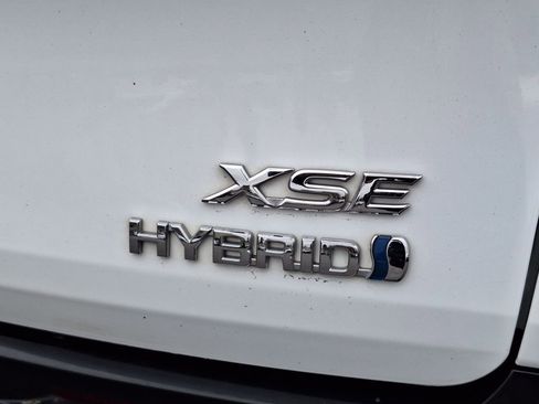 Used 2023 Toyota Sienna XSE w/ XSE Plus Package image 28