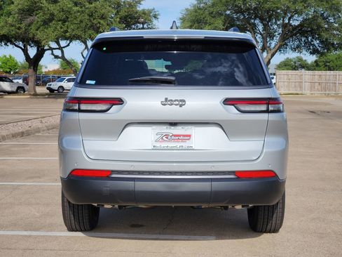 New 2026 Jeep Grand Cherokee L 2WD image 5
