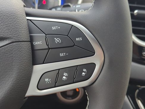 New 2027 Chrysler Pacifica LX FWD image 22