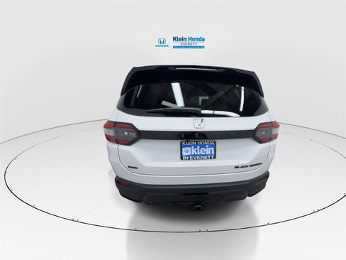 New 2026 Honda Pilot Black Edition image 9