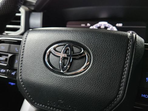 Used 2023 Toyota Tundra Platinum image 25