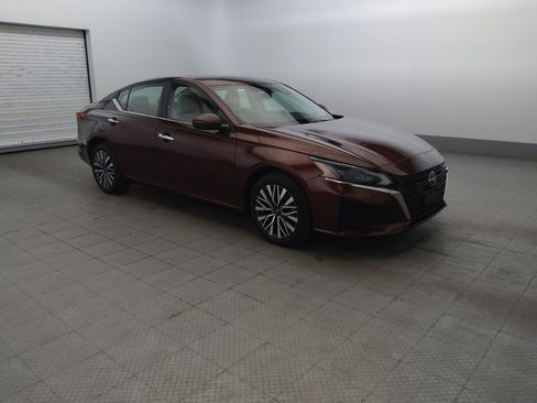 Used 2023 Nissan Altima 2.5 SV w/ SV Premium Package AWD/4WD image 11