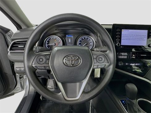 Used 2022 Toyota Camry LE image 18
