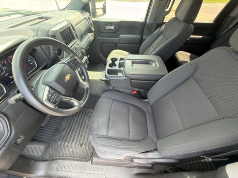 Used 2021 Chevrolet Silverado 2500 Custom w/ Custom Value Package AWD/4WD image 11