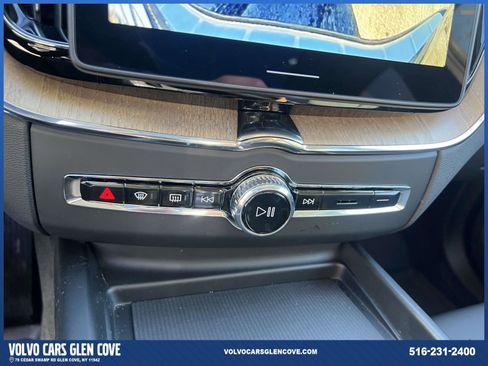 Used 2026 Volvo XC60 B5 Plus w/ Protection Package Premier image 27
