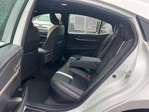 Used 2025 Toyota Camry SE image 14