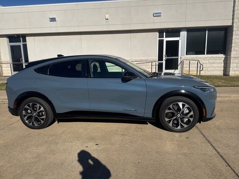 Used 2023 Ford Mustang Mach-E Premium image 4