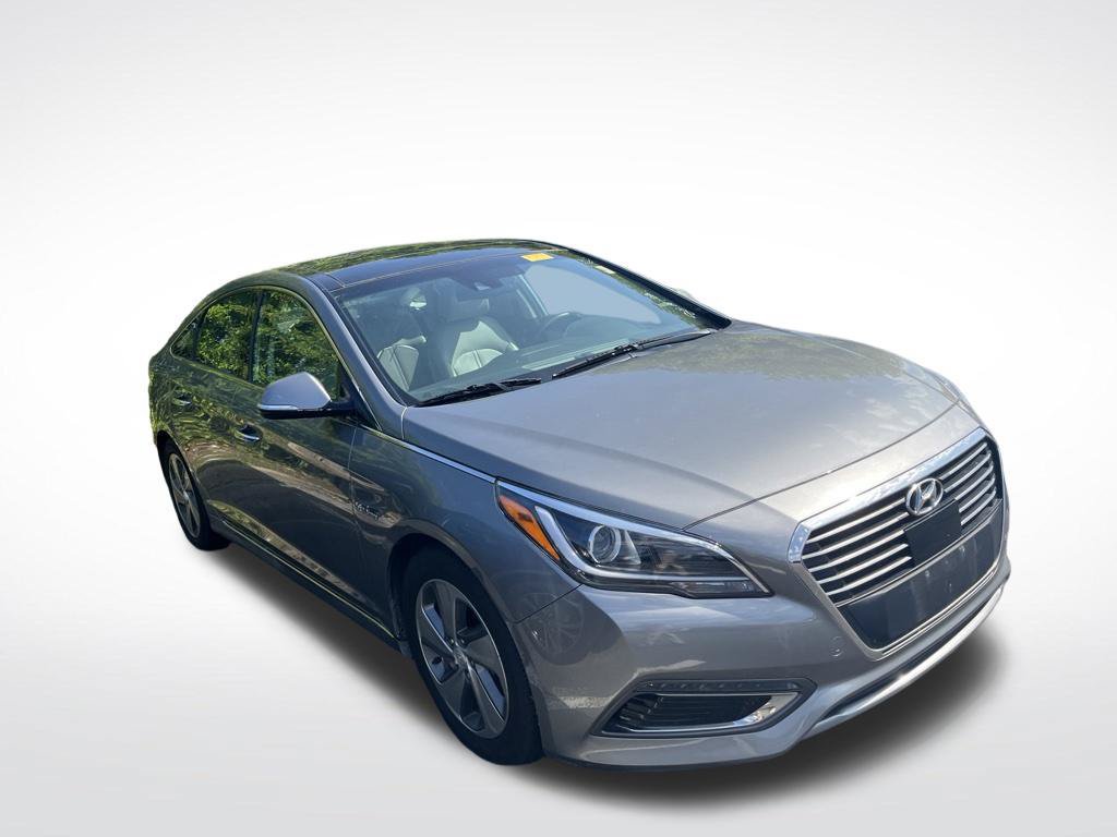Used 2017 Hyundai Sonata Limited w/ Ultimate Package 02 FWD image 3