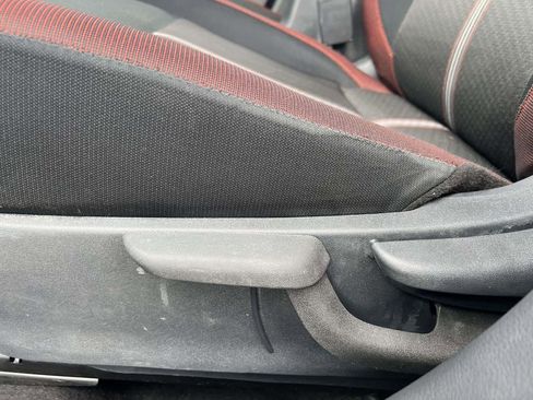 Certified 2025 Nissan Versa SR image 18