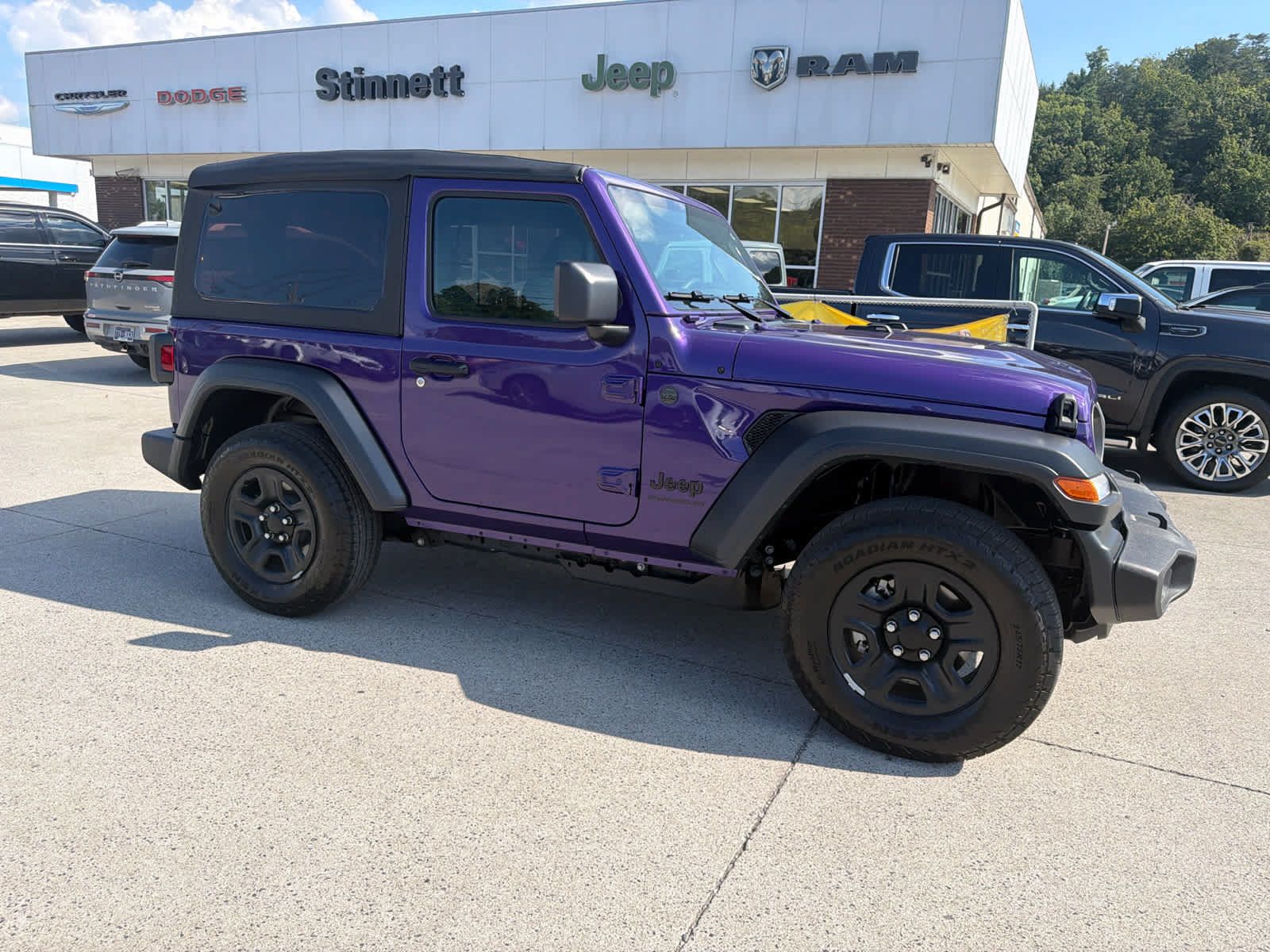 Used 2026 Jeep Wrangler Sport AWD/4WD image 2