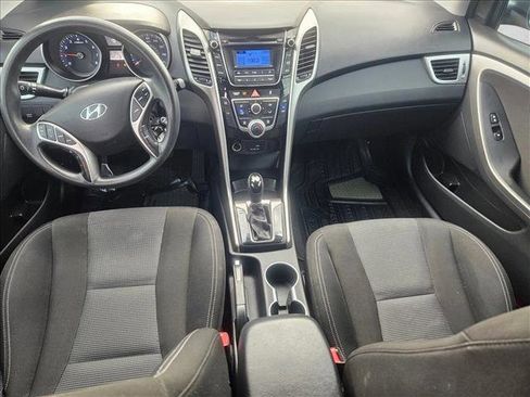 Used 2017 Hyundai Elantra GT image 16