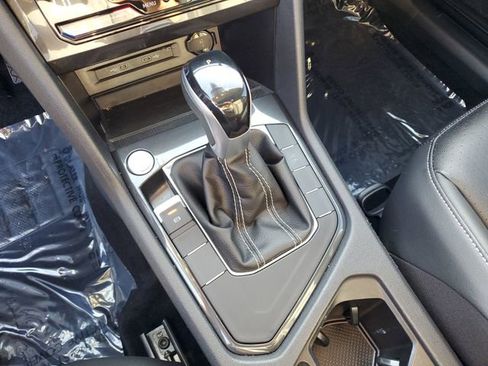 Certified 2024 Volkswagen Tiguan SE w/ Panoramic Sunroof Package image 28