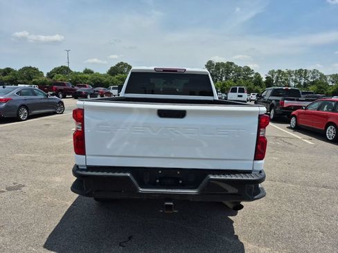 Used 2024 Chevrolet Silverado 2500 Custom w/ Custom Value Package AWD/4WD image 4