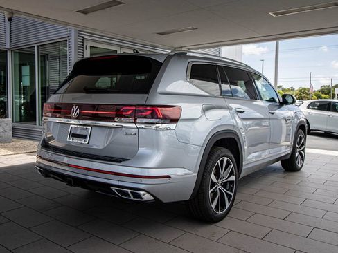 New 2026 Volkswagen Atlas SEL Premium R-Line AWD/4WD image 2