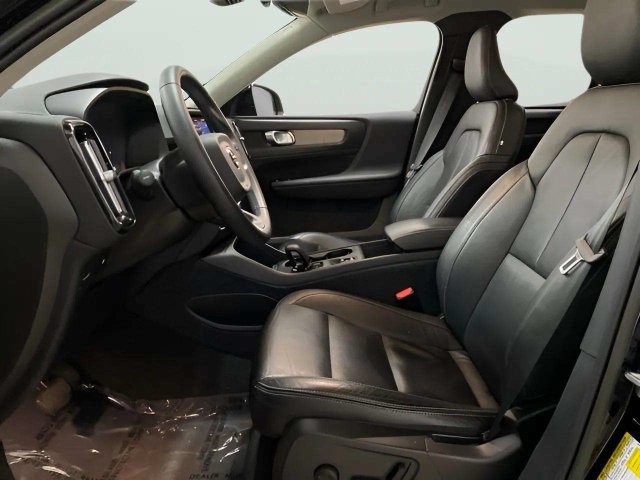 Used 2023 Volvo XC40 B4 Core w/ Convenience Package FWD image 58