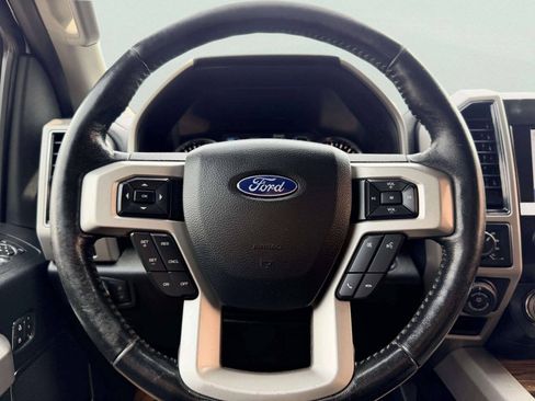 Used 2019 Ford F150 Lariat w/ Equipment Group 502A Luxury AWD/4WD image 33