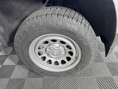 Used 2023 Chevrolet Colorado W/T image 10