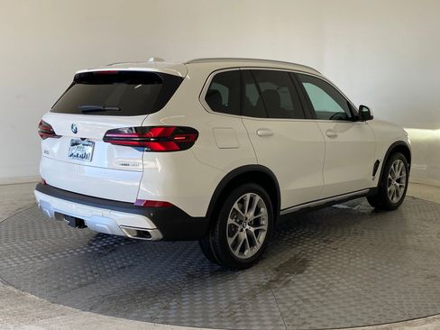 New 2026 BMW X5 xDrive40i w/ Premium Package image 9