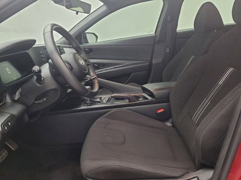 Used 2025 Hyundai Elantra Sport FWD image 17