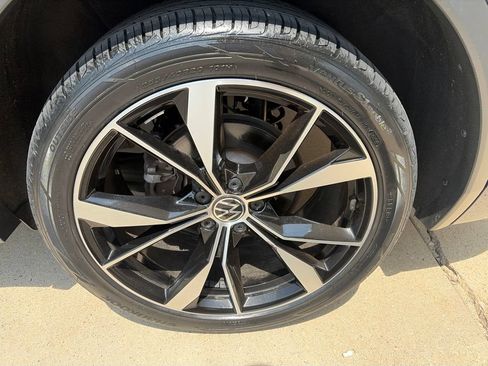 Certified 2023 Volkswagen Tiguan SEL R-Line AWD/4WD image 25