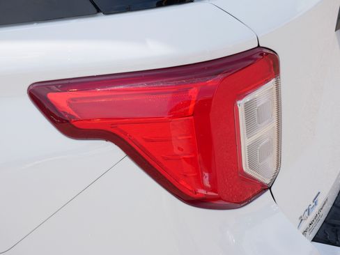 Certified 2023 Ford Explorer XLT w/ Equipment Group 202A AWD/4WD image 17