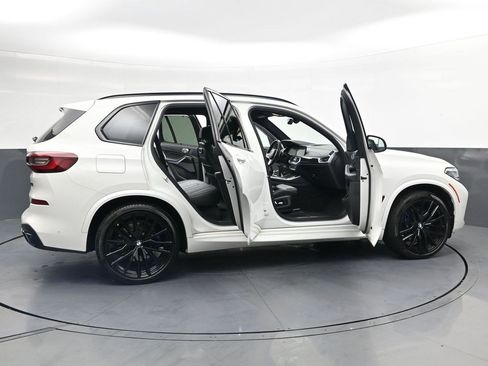 Used 2020 BMW X5 M50i w/ Executive Package AWD/4WD image 33